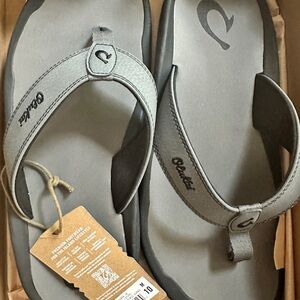 OluKai Men’s Ohana Flip Flop Sandals- grey size 10. Nwt